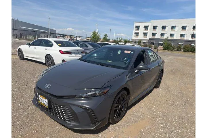 $33500 : Toyota Camry 2025 SE 4dr Sed image 2