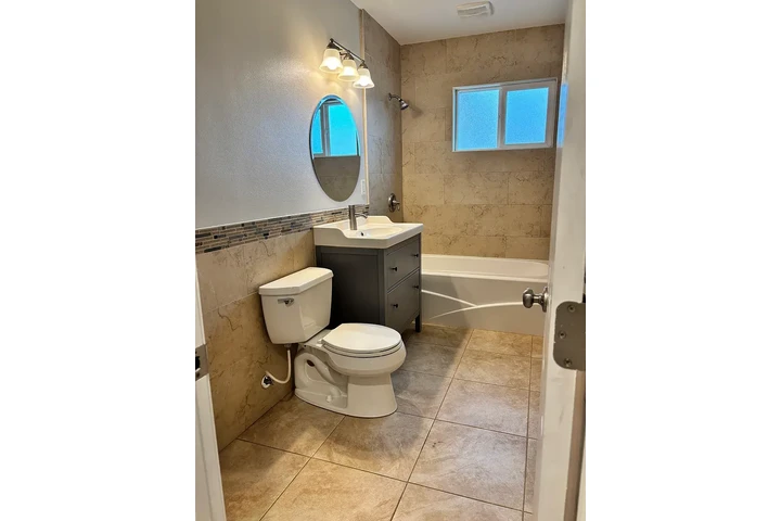 $1050 : 3 Recamaras 1 Baño image 8