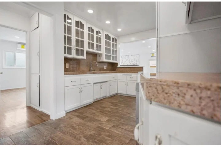 $2000 : Proactive Detached image 4