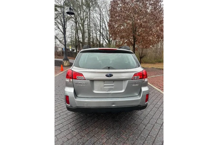 $3000 : 2011 Outback 2.5i image 10