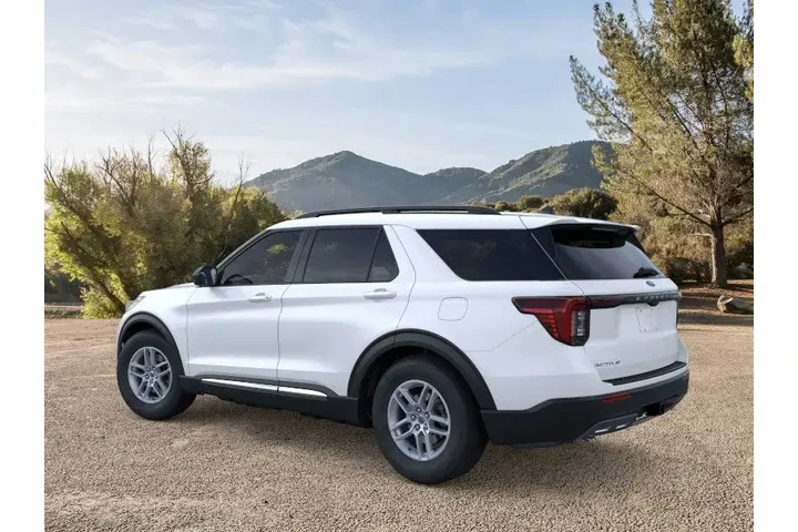$34995 : Ford Explorer 2025 Active 4d image 4