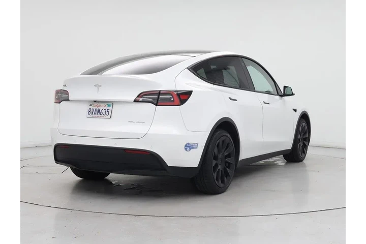$29998 : Tesla Model Y 2021 AWD Long image 8