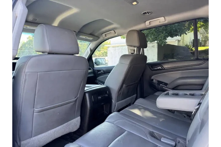 $12999 : 2018 Suburban LT image 10