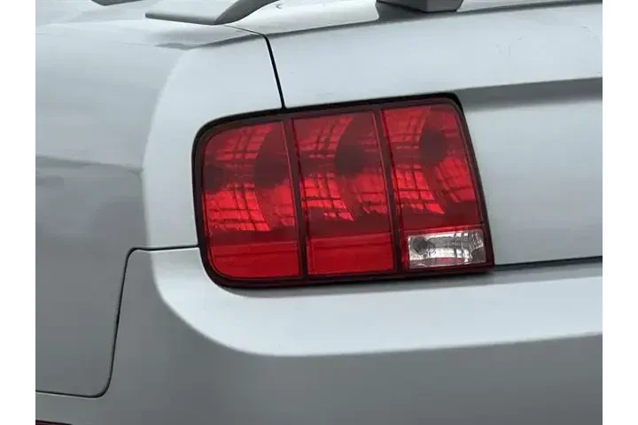 $21990 : Ford Mustang 2006 V6 Standar image 9