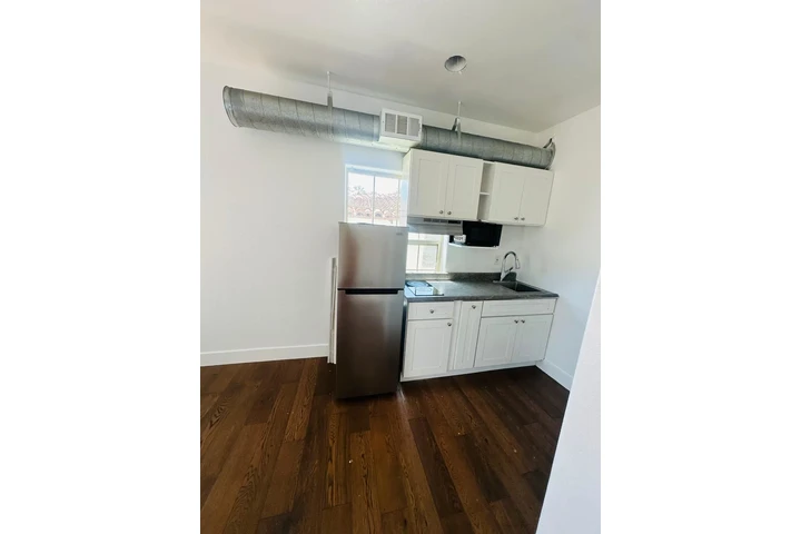$1900 : Renta Studio (Santa Ana) image 9