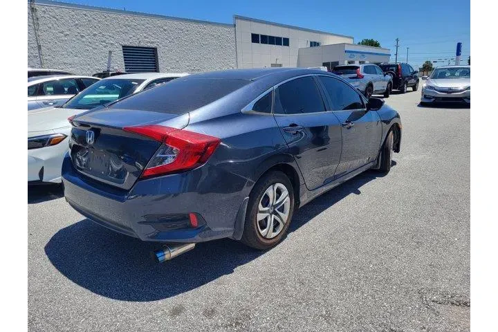 $9921 : Honda Civic 2017 LX 4dr Seda image 4