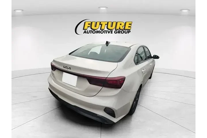 $22999 : Kia Forte 2023 LX 4dr Sedan image 3
