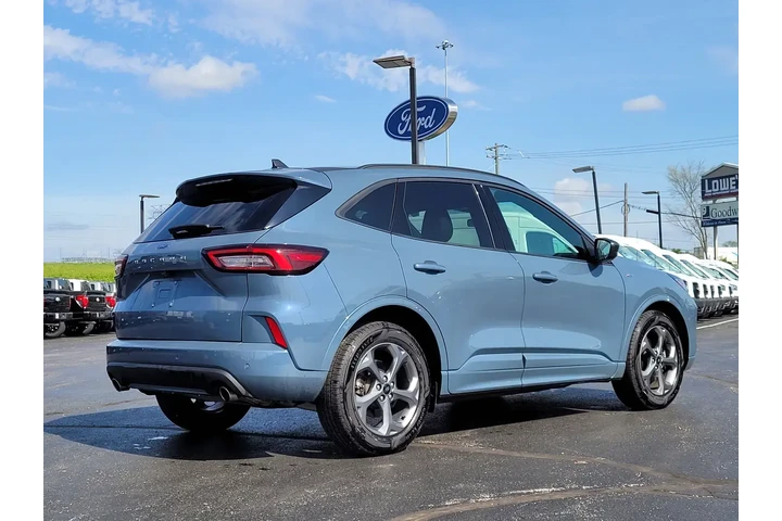 $20898 : Ford Escape 2023 ST-Line 4dr image 4