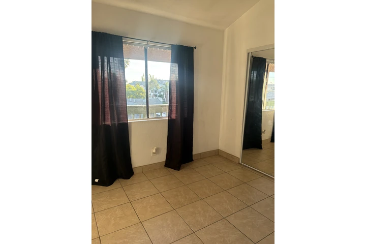 $1150 : CUARTO/ROOM WITH PRIVATE BAÑO image 3