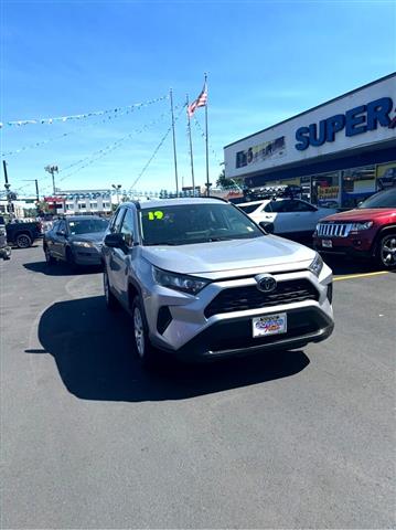 $23889 : 2019 RAV4 LE AWD (Natl) image 2