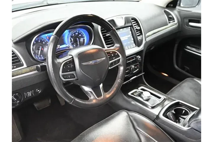 $20869 : Chrysler 300 2020 Limited 4d image 4