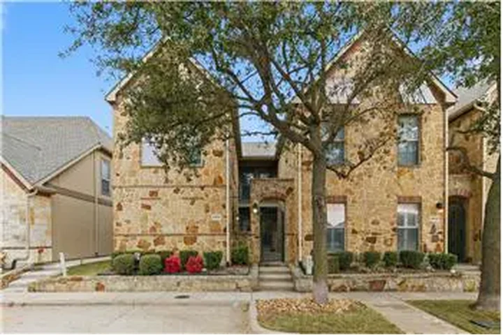 $2295 : Rental property with 2 bedro image 1