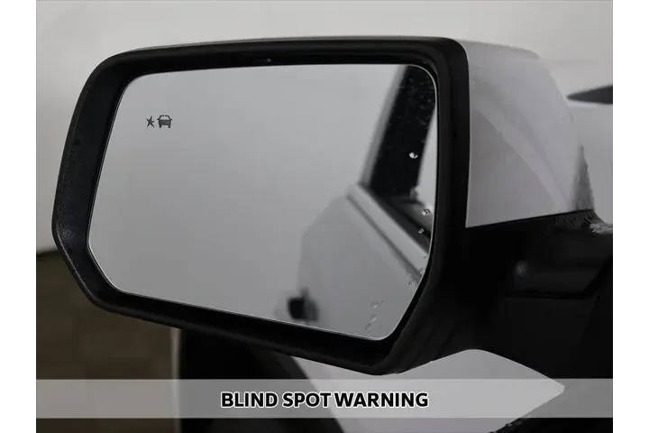 $30499 : Chevrolet Traverse Limited 2 image 4