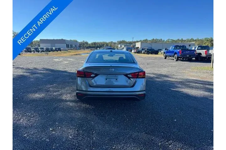 $19585 : Nissan Altima 2024 2.5 SV 4d image 4