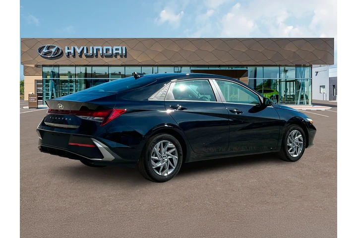 $17498 : Hyundai ELANTRA 2024 SEL 4dr image 8
