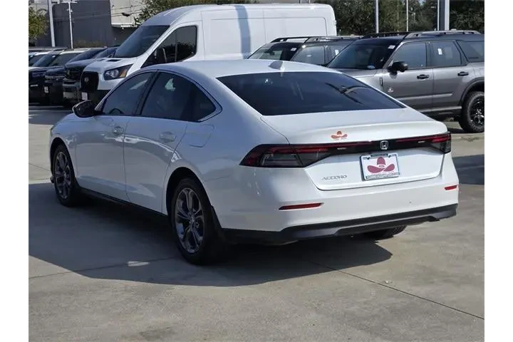 $25973 : Honda Accord 2024 EX 4dr Sed image 5