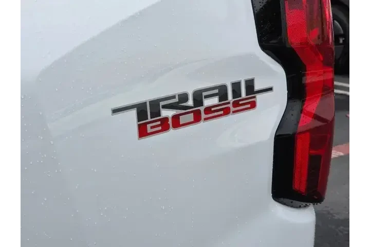 $33990 : Chevrolet Colorado 2023 4x4 image 10