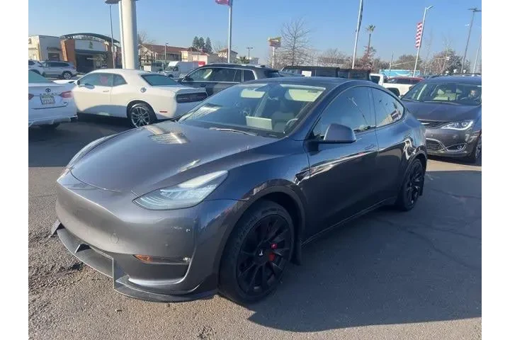$27988 : Tesla Model Y 2021 AWD Long image 1