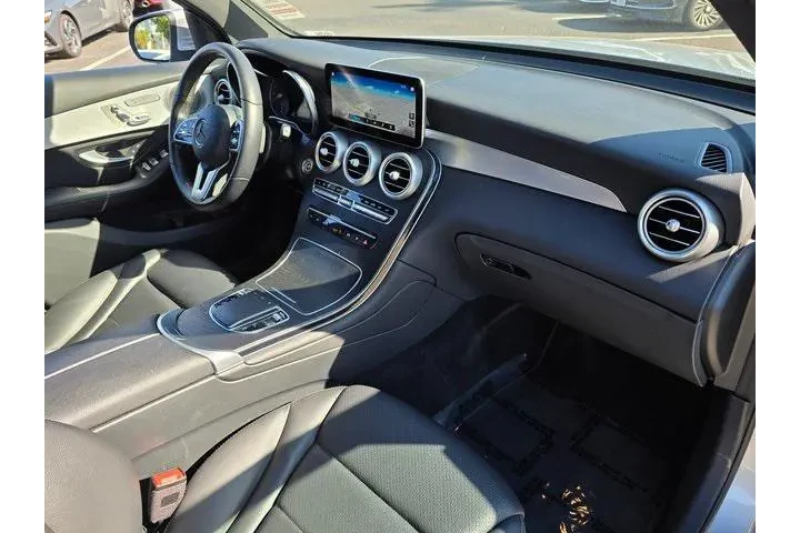 $26658 : Mercedes-Benz GLC 2021 GLC 3 image 9