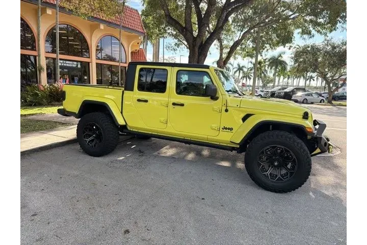 $31000 : Jeep Gladiator 2023 4x4 Spor image 4
