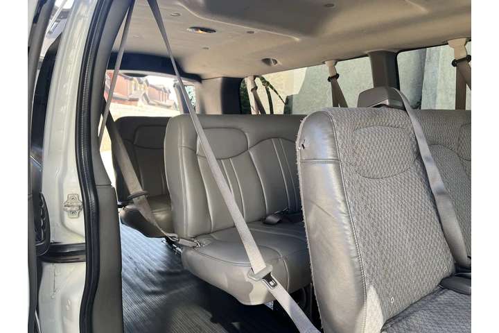 $6500 : 2007 Chevrolet  express image 8