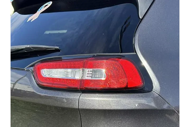 $13500 : Jeep Cherokee 2016 4x4 Latit image 10