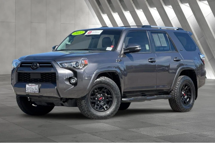 $39900 : Toyota 4Runner 2022 4x2 SR5 image 2