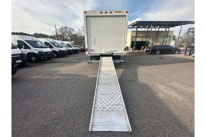 $34800 : Ford E-Series 2024 E-350 SD image 4