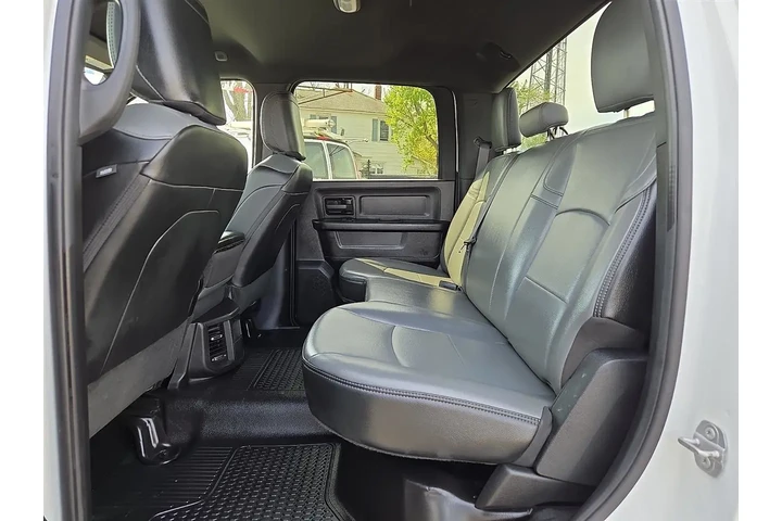 2022 RAM 2500 Tradesman Crew image 10