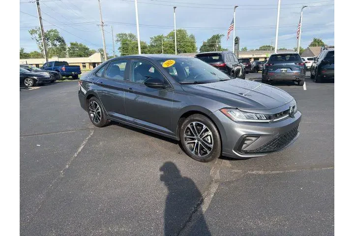 $20980 : Volkswagen Jetta 2025 Sport image 2