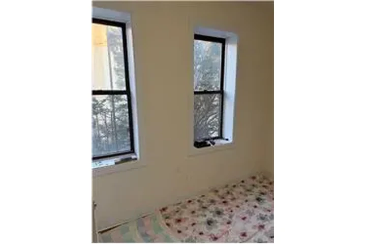 $2300 : Rental property with 1 bedro image 7