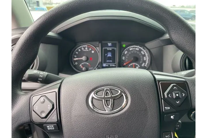 $35992 : Toyota Tacoma 2021 4x4 SR5 V image 10