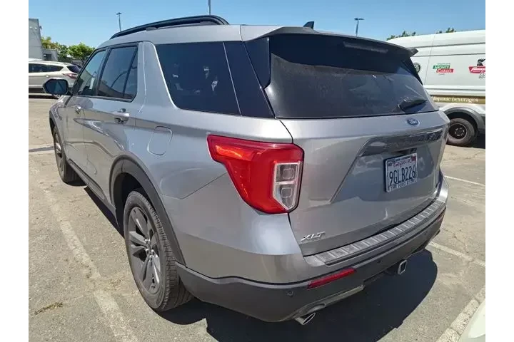 $32950 : Ford Explorer 2023 AWD XLT 4 image 3