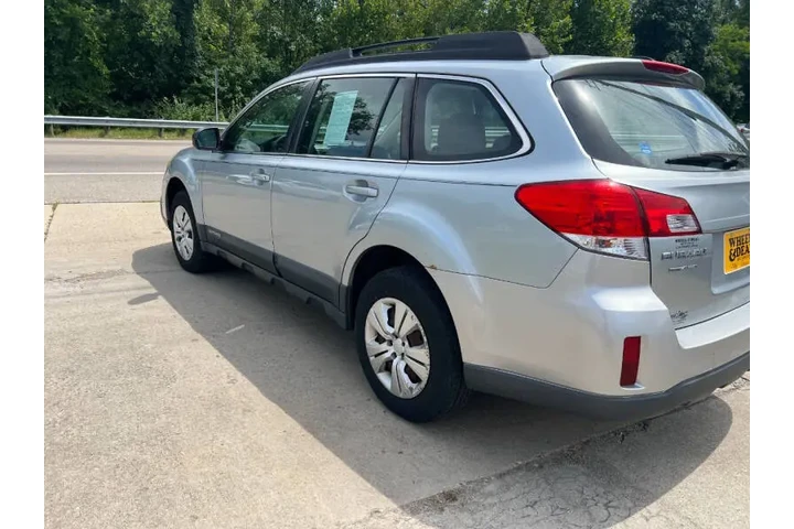 $5295 : 2013 Outback 2.5i image 9