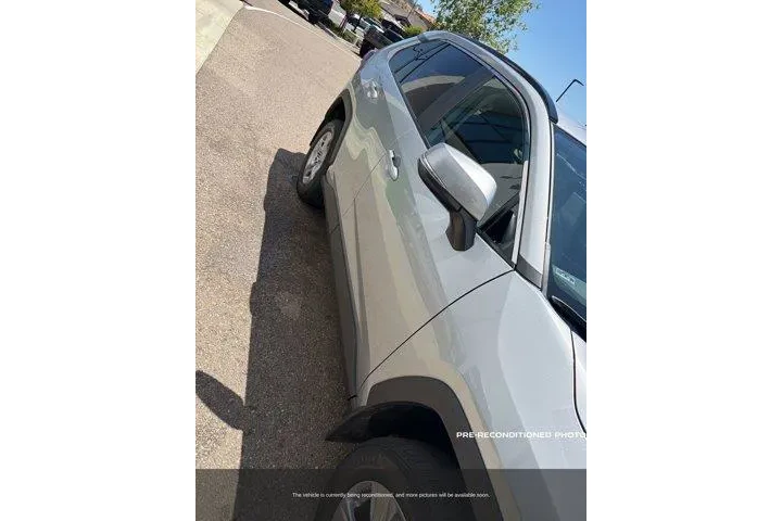 $32995 : Toyota RAV4 2025 XLE 4dr SUV image 5