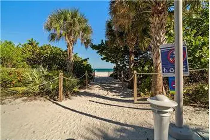 $8500 : Rental property with 3 bedro image 4