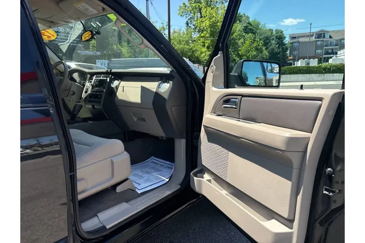 2012 Expedition EL XLT image 8