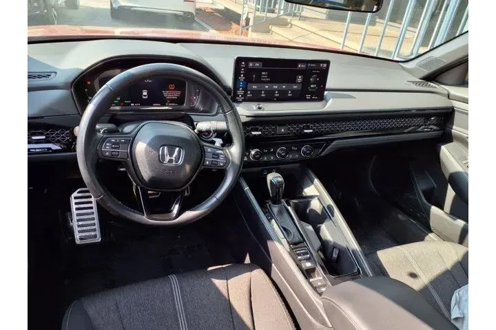 $27320 : Honda Accord Hybrid 2023 Spo image 9
