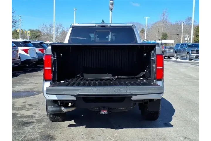 $39613 : Toyota Tacoma 2024 4x4 SR5 4 image 10