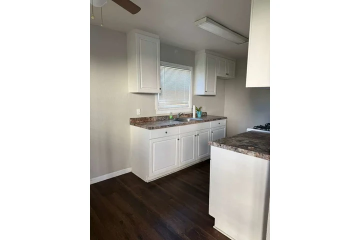 $1975 : ¡APARTAMENTOS EN RIVERSIDE! image 6