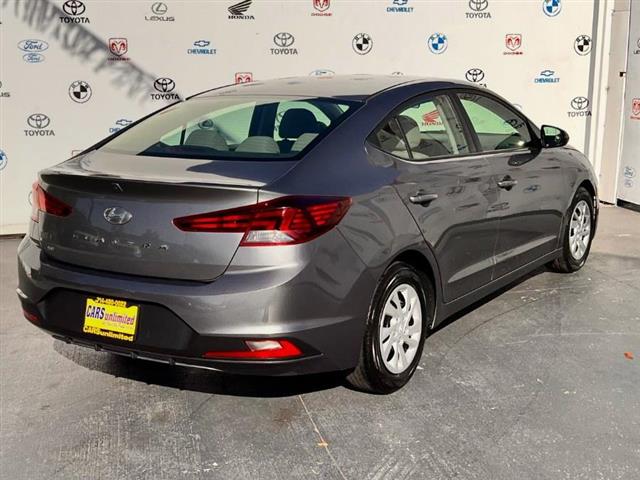 $13495 : Used 2019 Elantra SE Auto for image 3