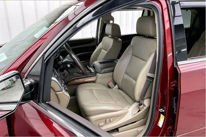 $27490 : Chevrolet Tahoe 2018 4x4 Pre image 8