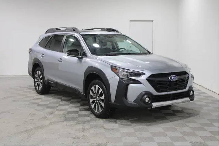 $31948 : Subaru Outback 2024 AWD Limi image 1