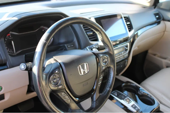 $18995 : 2016 Pilot AWD 4dr Touring w/ image 8