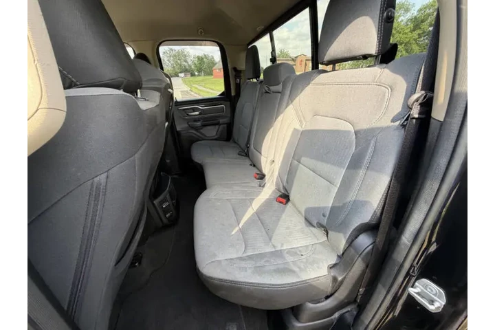 $17999 : 2019 RAM 1500 Big Horn image 7