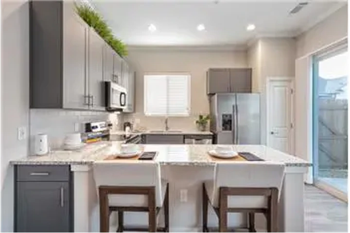 $1578 : Rental property with 1 bedro image 10