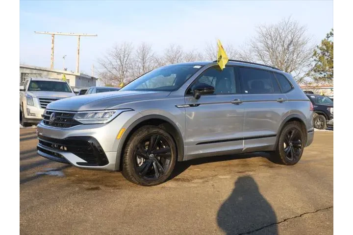 $26877 : Volkswagen Tiguan 2024 SE R- image 3