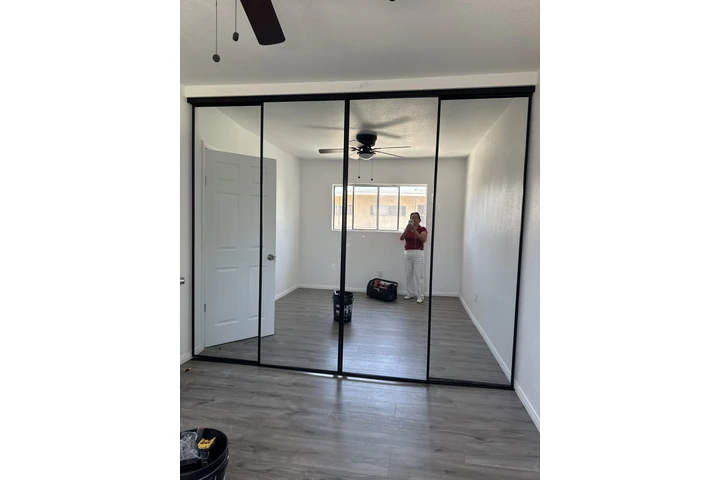 $2500 : South Gate-2BR,1.5Bath, 2Park image 3
