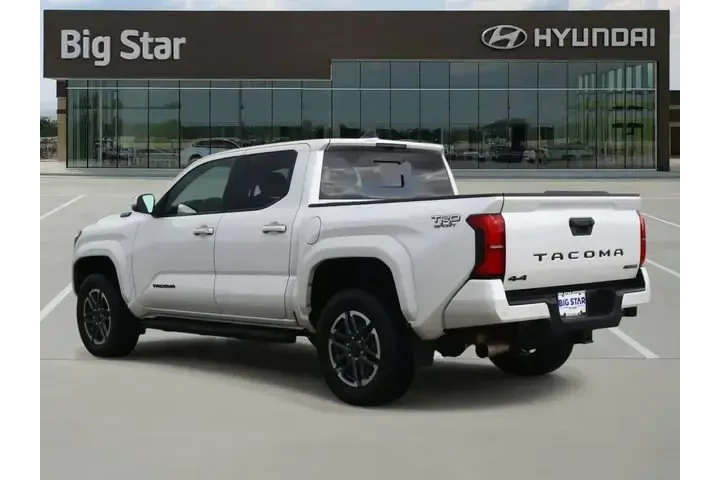 $39988 : Toyota Tacoma 2024 4x4 TRD S image 3