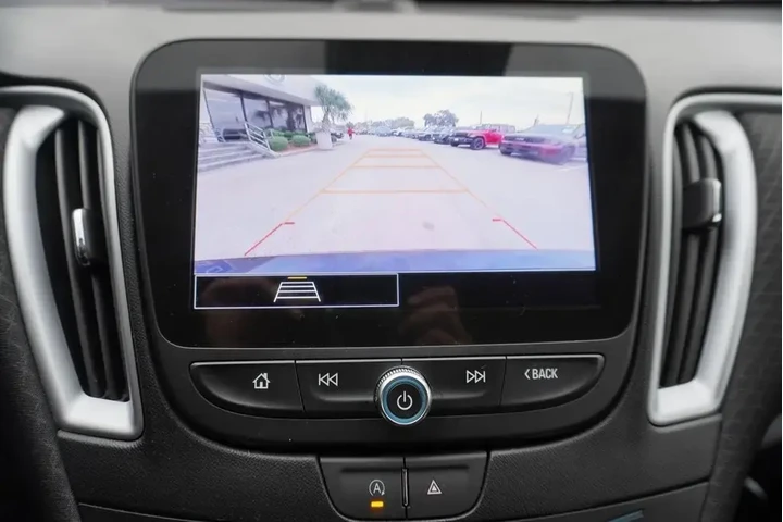 $18988 : Chevrolet Malibu 2023 LT 4dr image 9